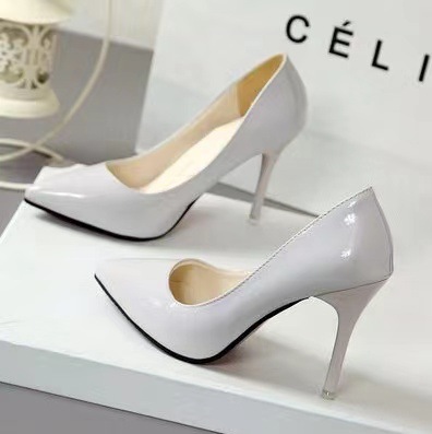 50pcs mixed color and sizes 7cm &10 cm sizes 34 44 red bottoms(below price is 50pcs) 50pcs mixed color and sizes 7cm &10 cm sizes 34 44 red bottoms(below price is 50pcs)